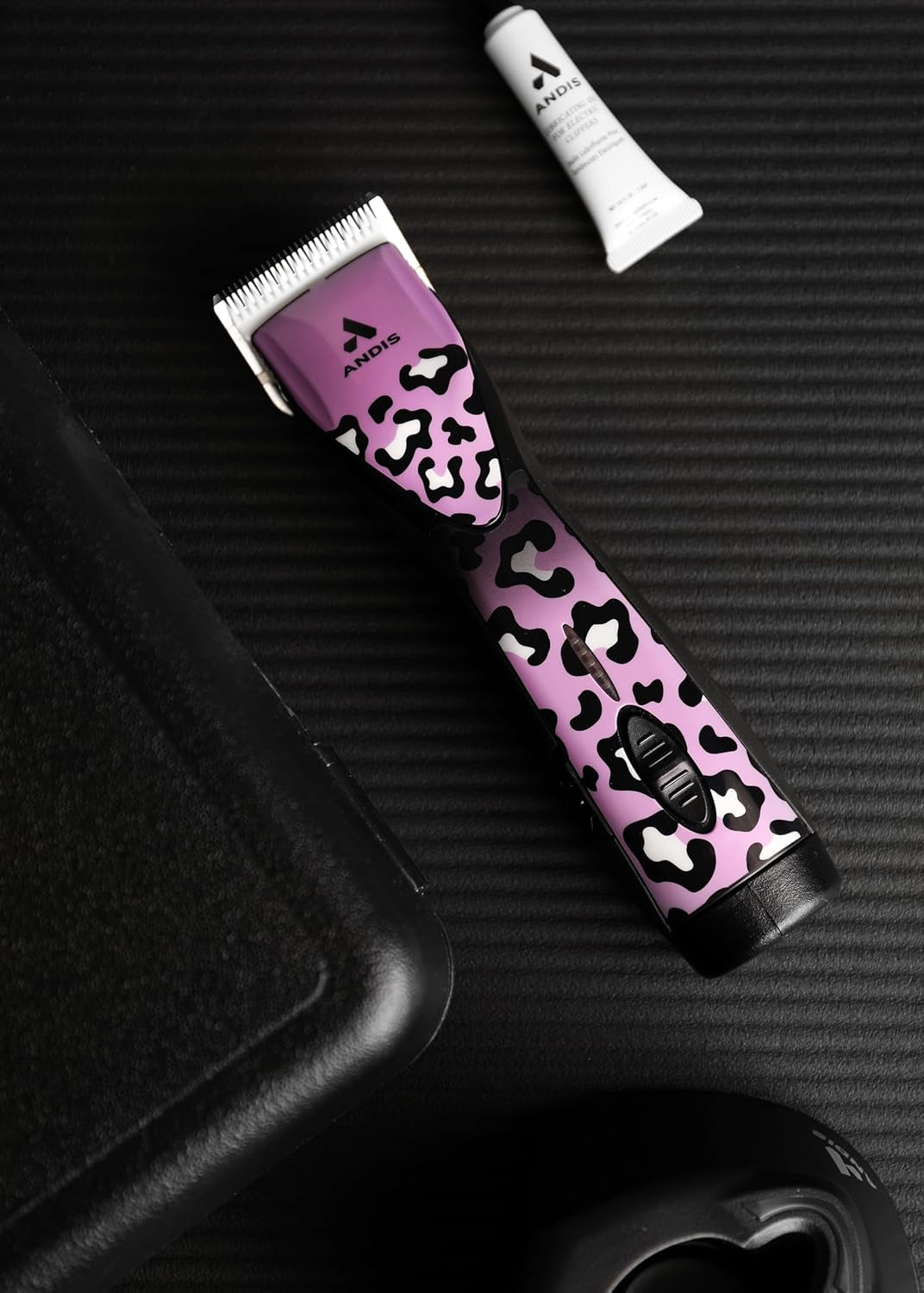 561458 Pulse Zr II Wild Edition 5-Speed Detachable Blade Clipper, Cordless Animal/Dog Grooming, Removable Lithium Ion Battery, LED Charge Light, Wild Colorway